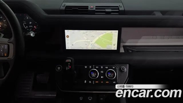 Land Rover Defender 2021 thumb 6