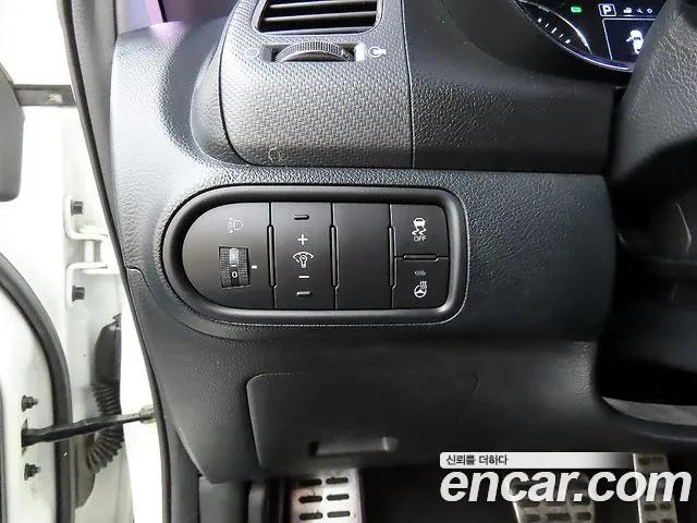 Kia K3 2015 thumb 8