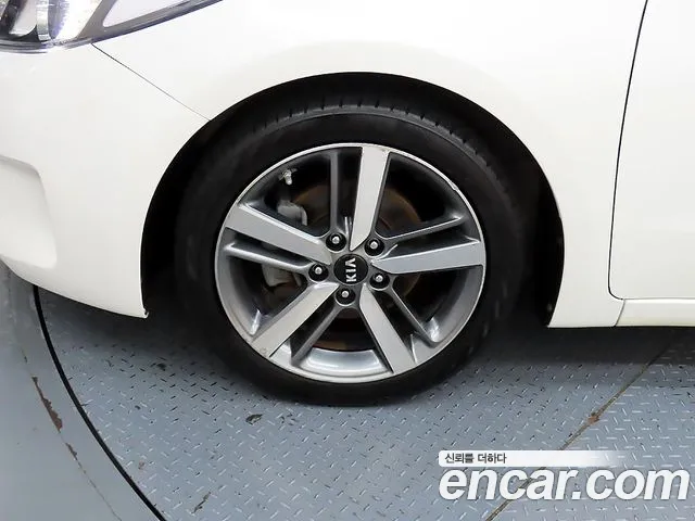 Kia K3 2015 thumb 5