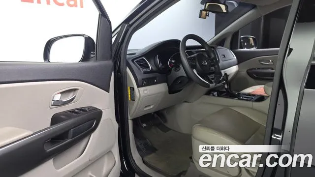 Kia Carnival 2018 thumb 7