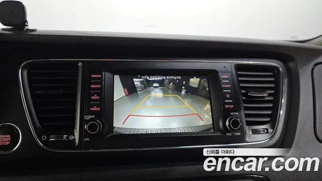 Kia Carnival 2018 thumb 11