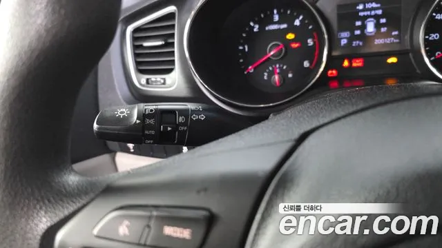 Kia Carnival 2018 thumb 5