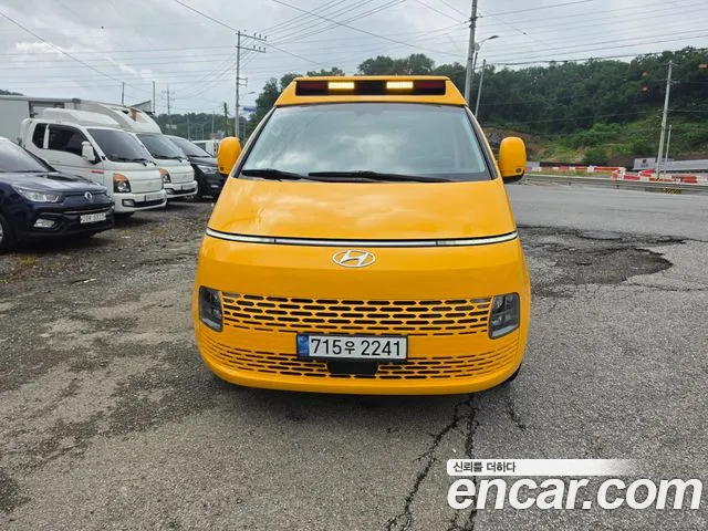 Hyundai Staria 2022 thumb 9