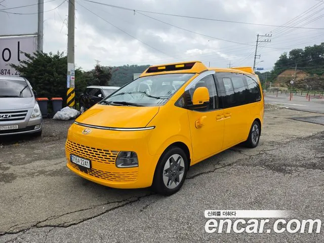 Hyundai Staria 2022 thumb 5