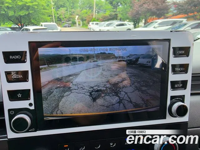 Hyundai Staria 2022 thumb 2