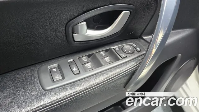 Renault SM5 2014 thumb 9