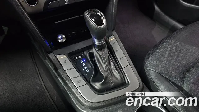 Hyundai Avante 2017 thumb 8
