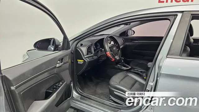 Hyundai Avante 2017 thumb 2