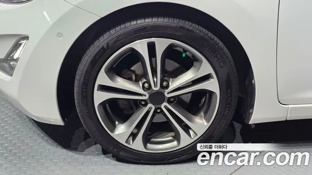 Hyundai Elantra 2014 thumb 2