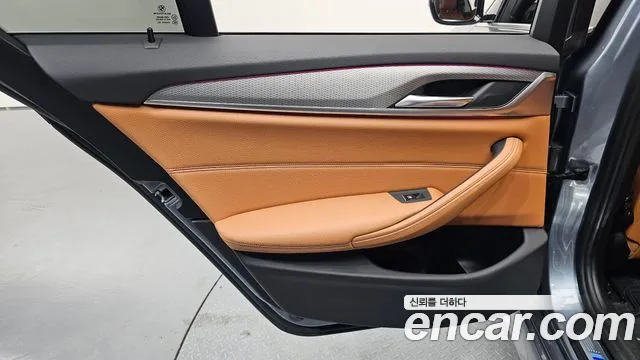 BMW 5 серии 2018 thumb 3
