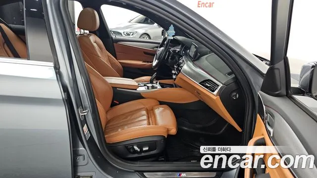BMW 5 серии 2018 thumb 9