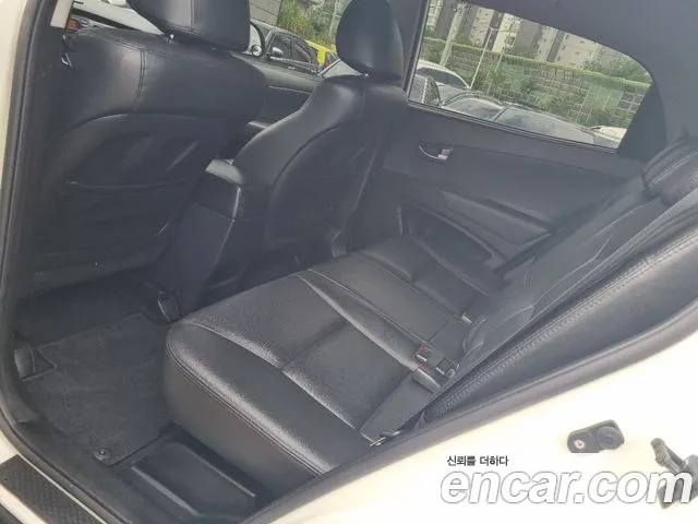 KGM Korando 2013 thumb 11