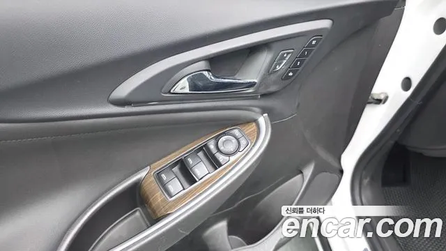 Chevrolet Malibu 2019 thumb 3