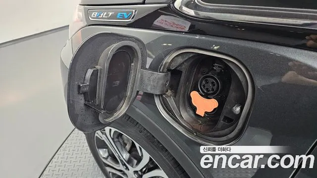 Chevrolet Bolt EV 2018 thumb 10