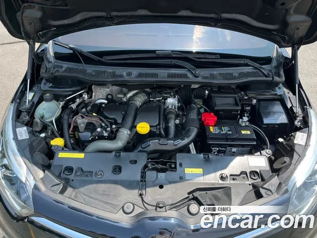 Renault QM3 2015 thumb 9