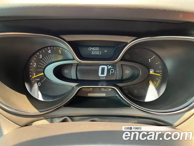 Renault QM3 2015 thumb 12