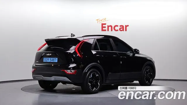 Kia Niro 2023 thumb 3