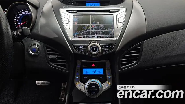 Hyundai Avante 2010 thumb 5