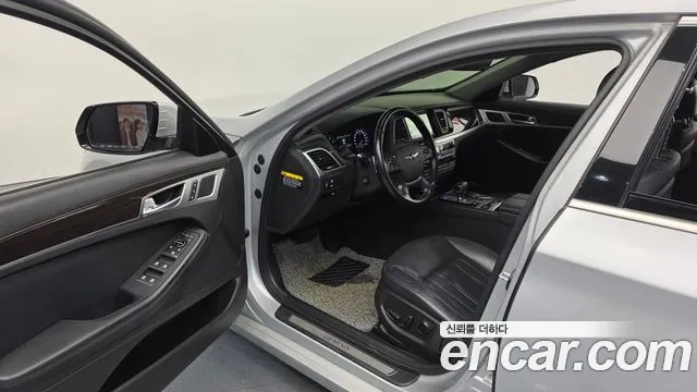 Genesis G80 2017 thumb 10