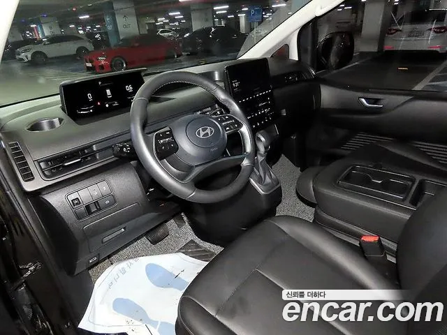 Hyundai Staria 2025 thumb 9