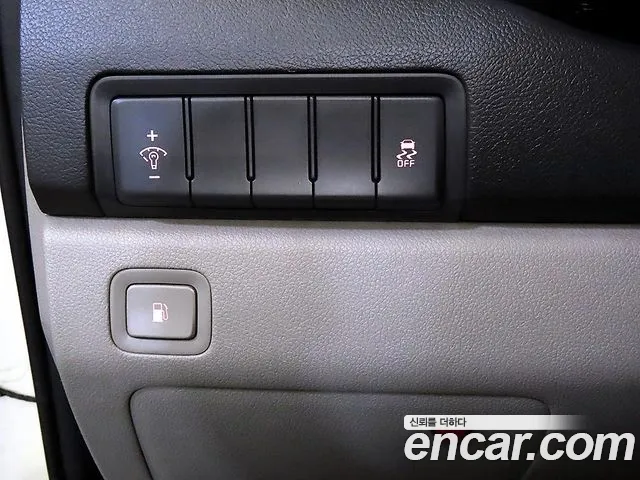 Kia Carnival 2016 thumb 4