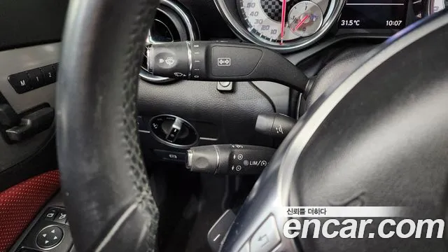 Mercedes-Benz SLK-Класс 2013 thumb 10