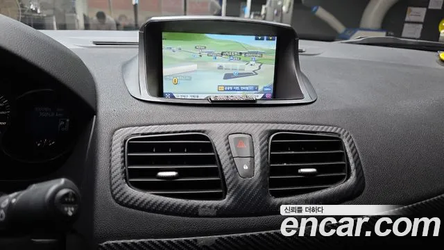 Renault SM3 2010 thumb 9