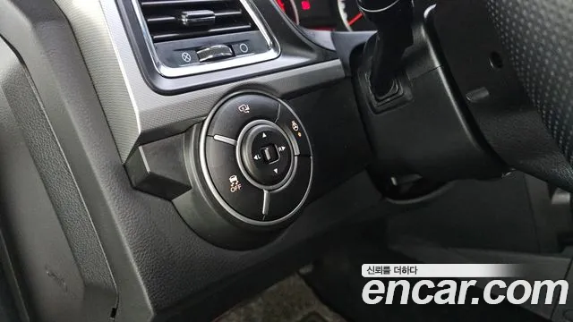 KGM Korando 2017 thumb 10