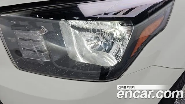 KGM Korando 2017 thumb 9