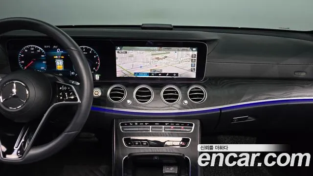 Mercedes-Benz E-Class 2023 thumb 8