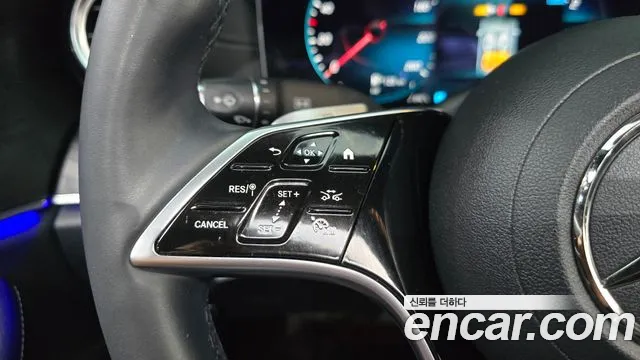 Mercedes-Benz E-Class 2023 thumb 11