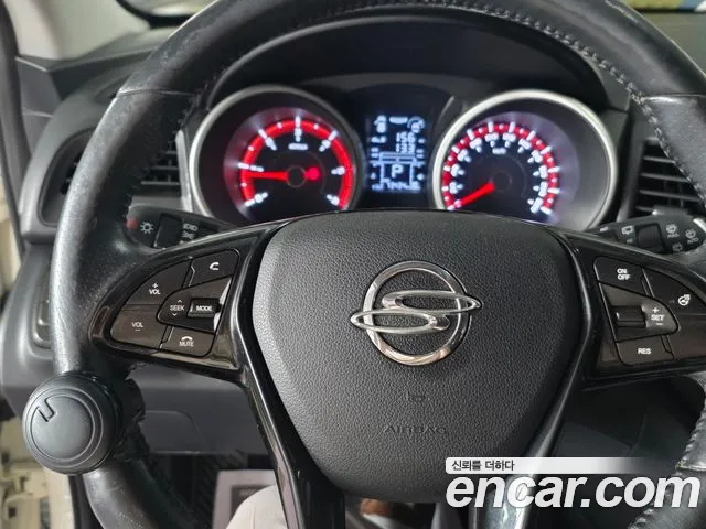 KGM Tivoli Air 2016 thumb 5