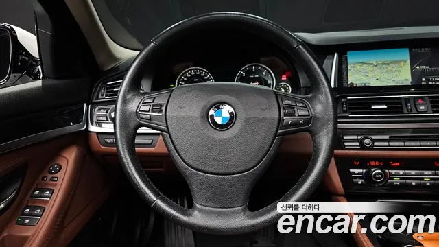 BMW 5 серии 2016 thumb 9
