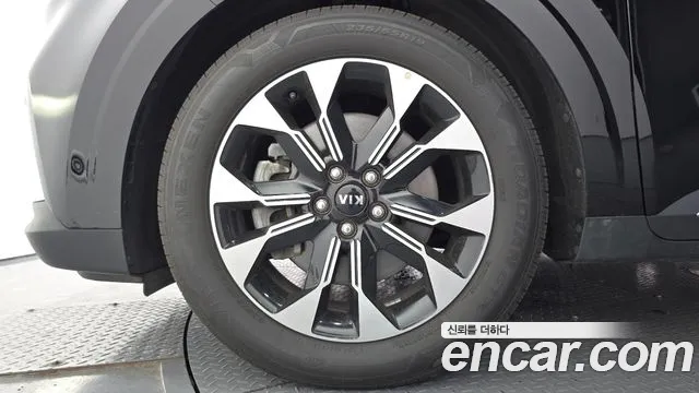 Kia Carnival 2021 thumb 9