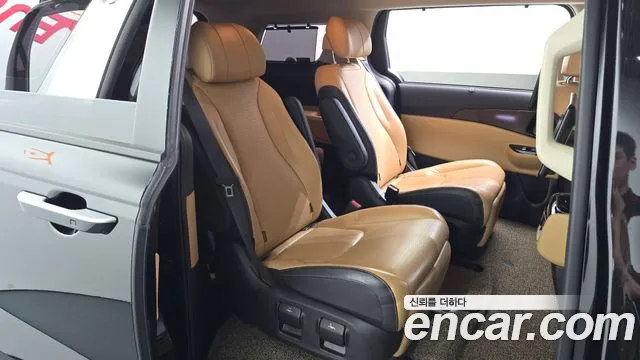 Kia Carnival 2021 thumb 5