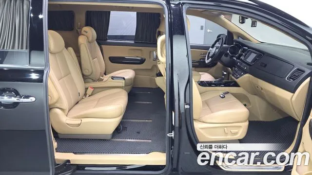 Kia Carnival 2020 thumb 9