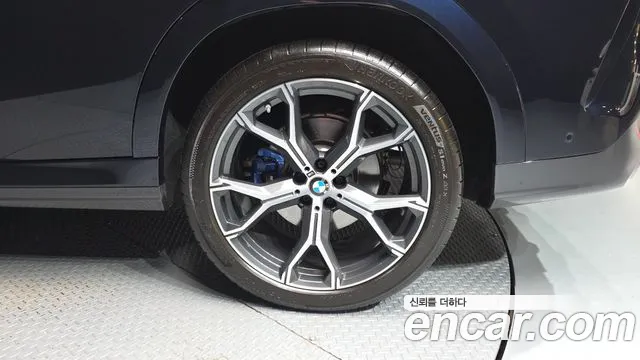 BMW X6 2022 thumb 10