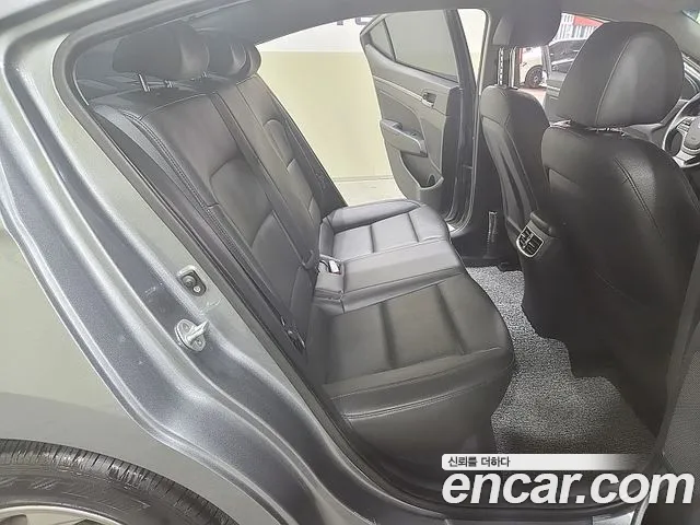 Hyundai Avante 2016 thumb 8