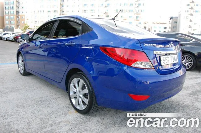 Hyundai Accent 2011 thumb 2
