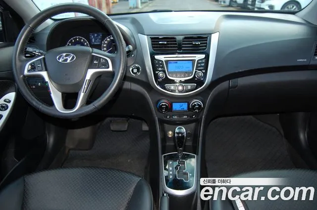 Hyundai Accent 2011 thumb 7
