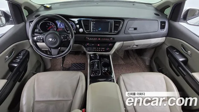 Kia Carnival 2015 thumb 4