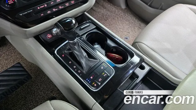 Kia Carnival 2015 thumb 2