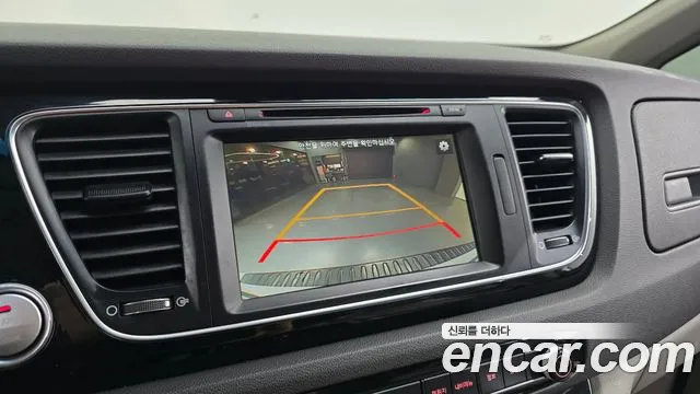 Kia Carnival 2015 thumb 3