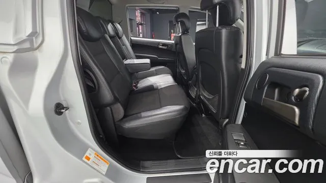 KGM Korando 2013 thumb 7