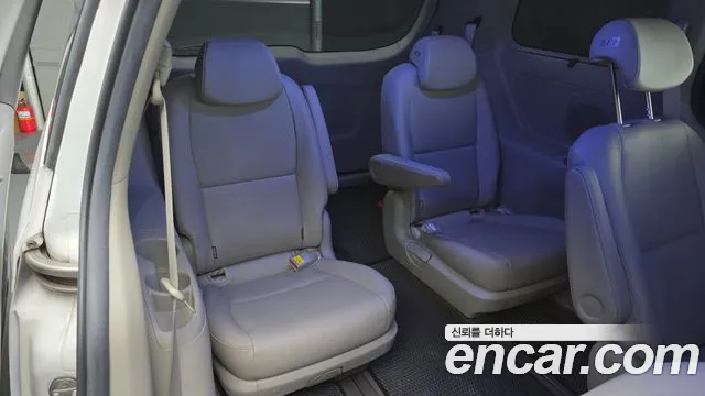 Kia Carnival 2017 thumb 5