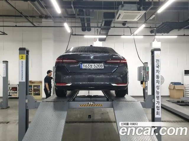 BMW 5 серии 2024 thumb 6