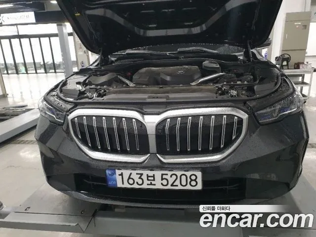 BMW 5 серии 2024 thumb 2