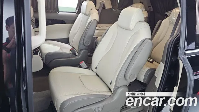 Kia Carnival 2025 thumb 10