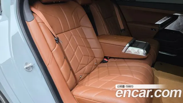 BMW 7 серии 2026 thumb 2