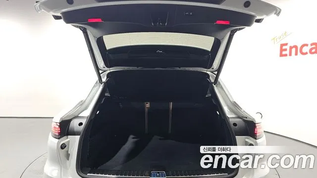 Porsche Cayenne 2023 thumb 5